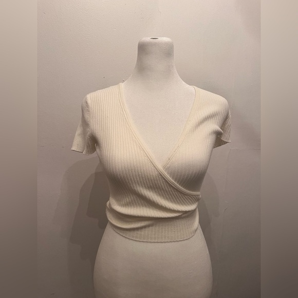 Aritzia Wilfred All Tied Up Sweater White Extra Small Ribbed Cropped - Picture 2 of 4